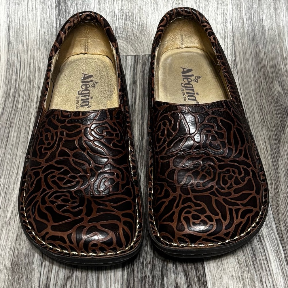 Alegria Debra clogs shoes in a brown embossed floral leather 37 (6.5/7)